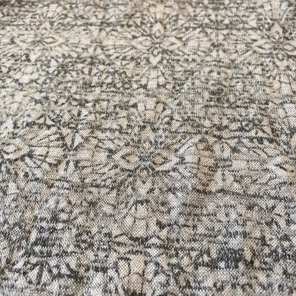 Aeropostale top, gray lace pattern knitted tank top ladies, extra small - Picture 7 of 16